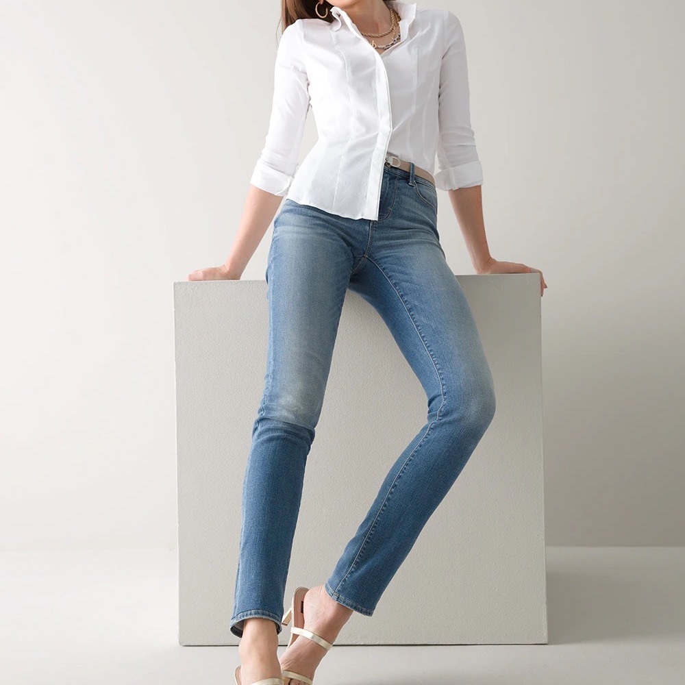 White House Black Market Blanc Slim Ankle Jeans